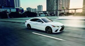 Read more about the article Lujo, espacio y sosiego en el 2023 Lexus ES.