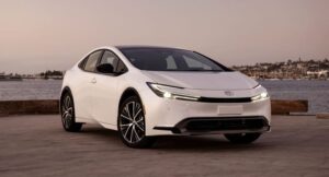 Read more about the article 2024 Toyota Prius. Formidable eficiencia, sin comprometer estilo o modales en la carretera.