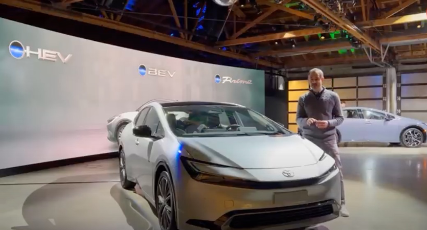 You are currently viewing TOYOTA PRIUS 2023 sorprende: Por fin un diseño bonito, motor mucho más potente y techo solar